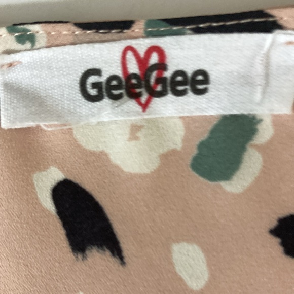 GeeGee Top/Blouse Women Size M Light Pink Comfort Relax Fit Tie Front V Neck - Picture 7 of 9